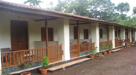 budget hotels in shrivardhan.